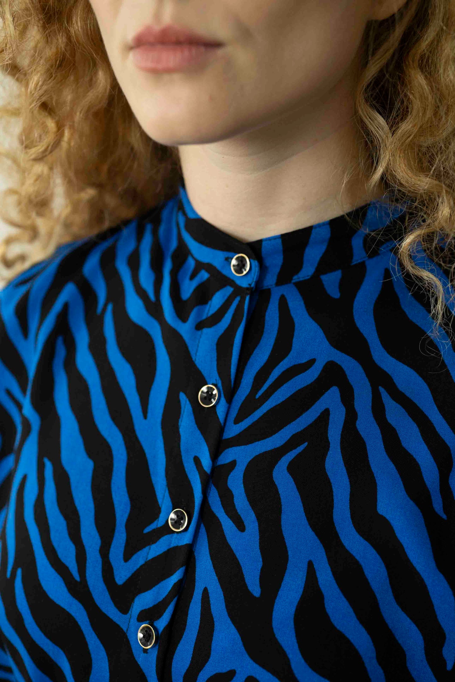 שמלת מקסי אוברסייז בלו זברה Back In Stock