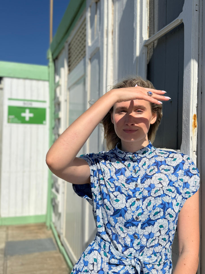 שמלת מקסי אוברסייז פרחי תכלת