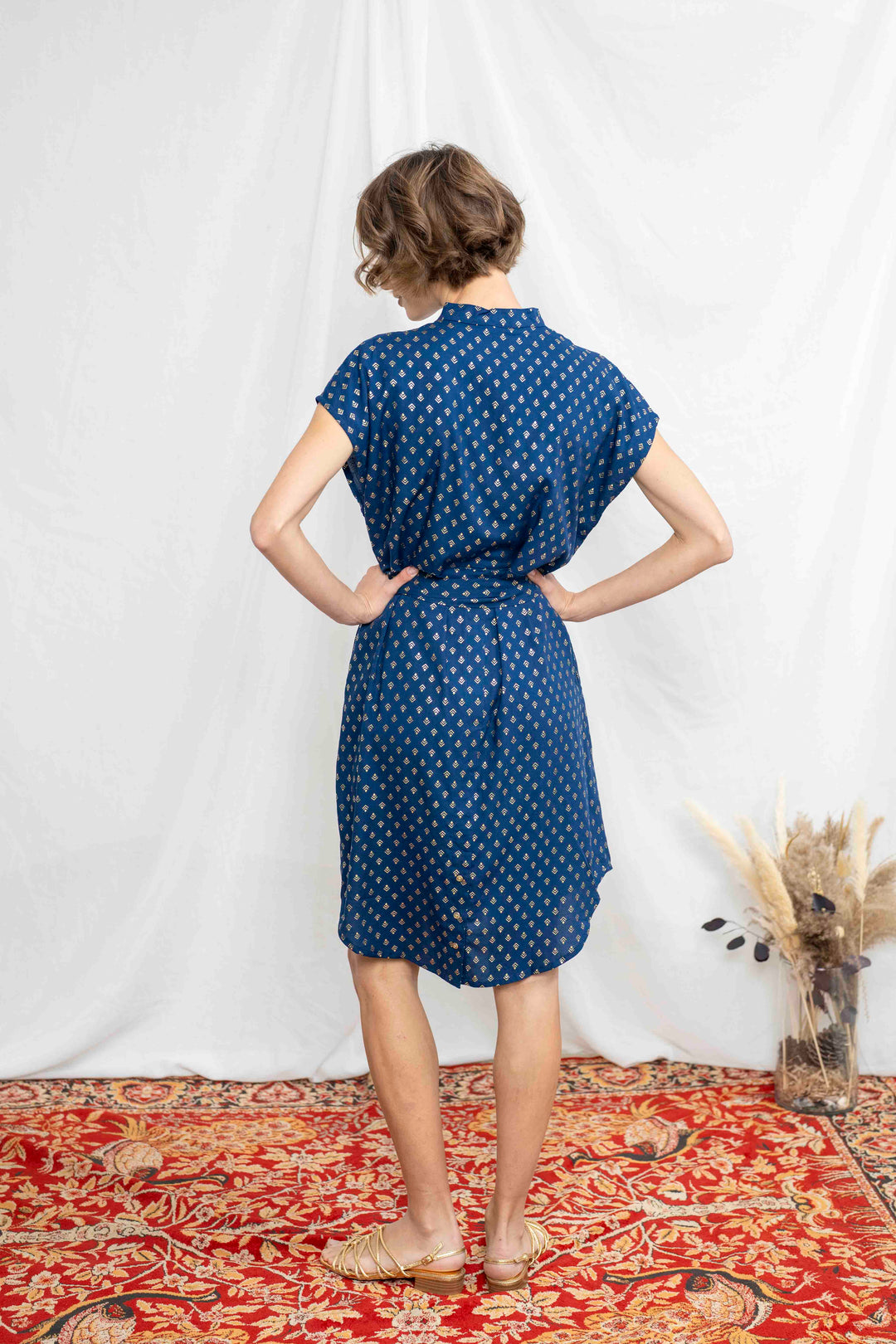 שמלת מידי אוברסייז קלאופטרה