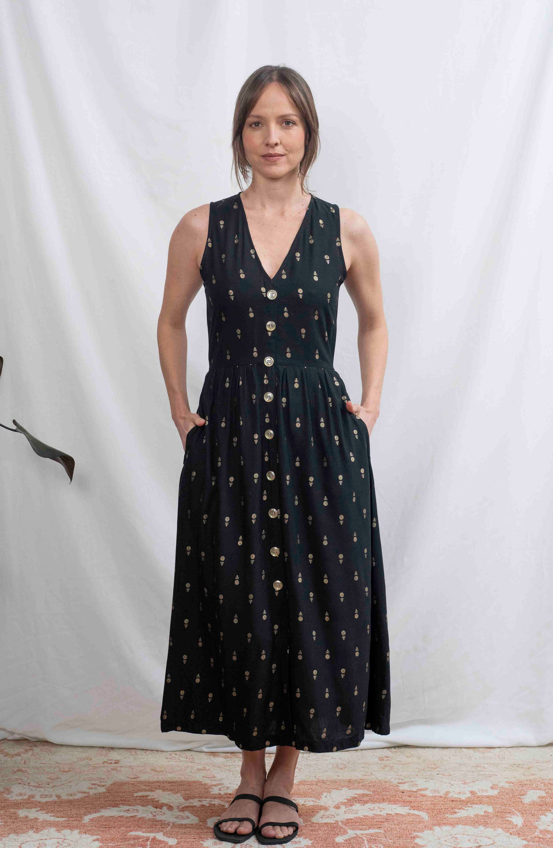 שמלת יולי פרחי זהב Back In Stock