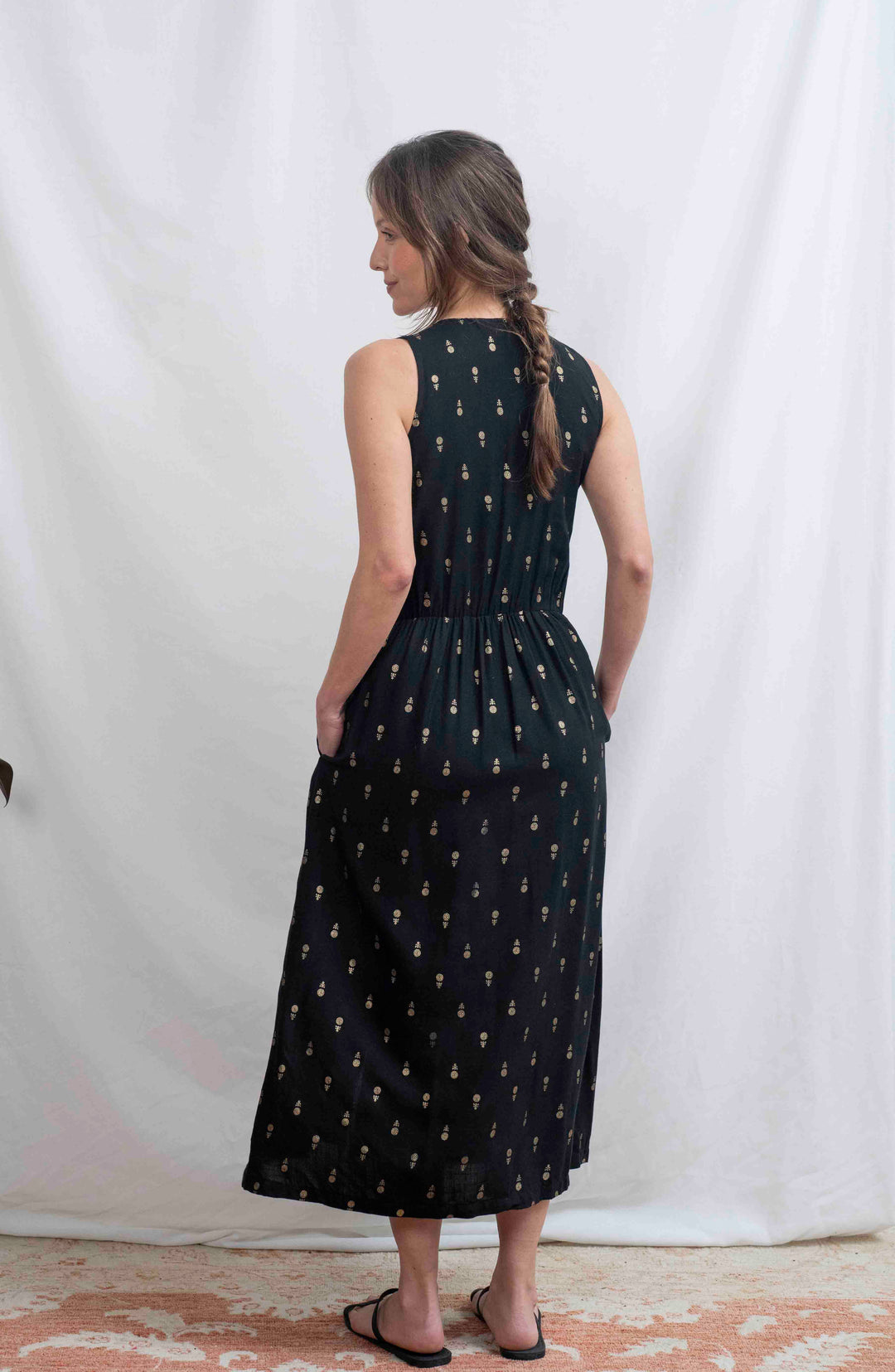 שמלת יולי פרחי זהב Back In Stock