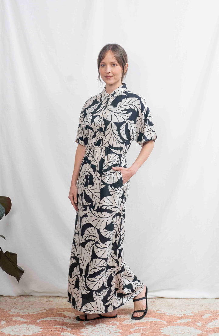 שמלת קיוטו עלים שחור לבן