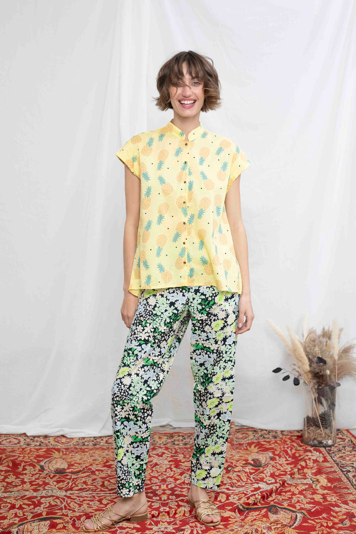 מכנסי סופי הדשא של השכנה