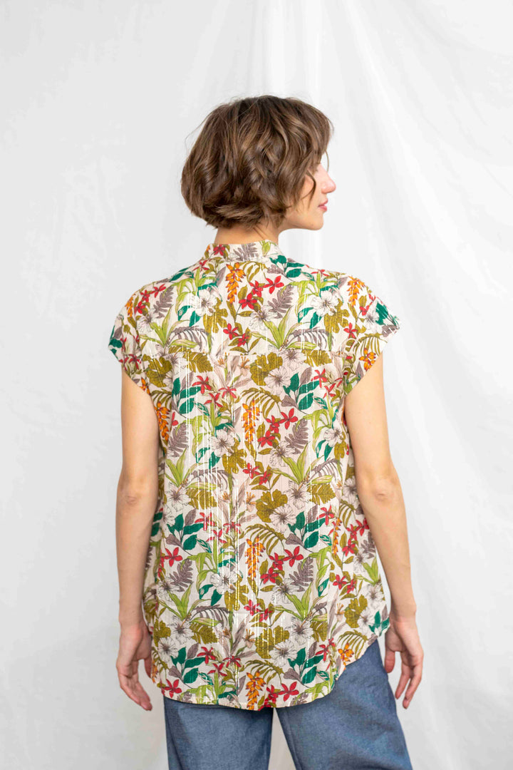 חולצת טוני פרחים ופסי כסף