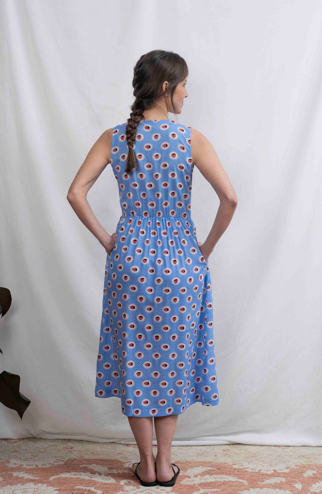 שמלת יולי מפת תותים