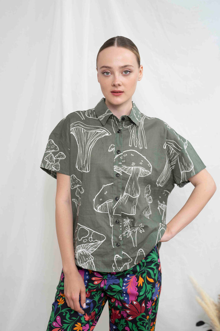 חולצת רון פטריות אחרי הגשם