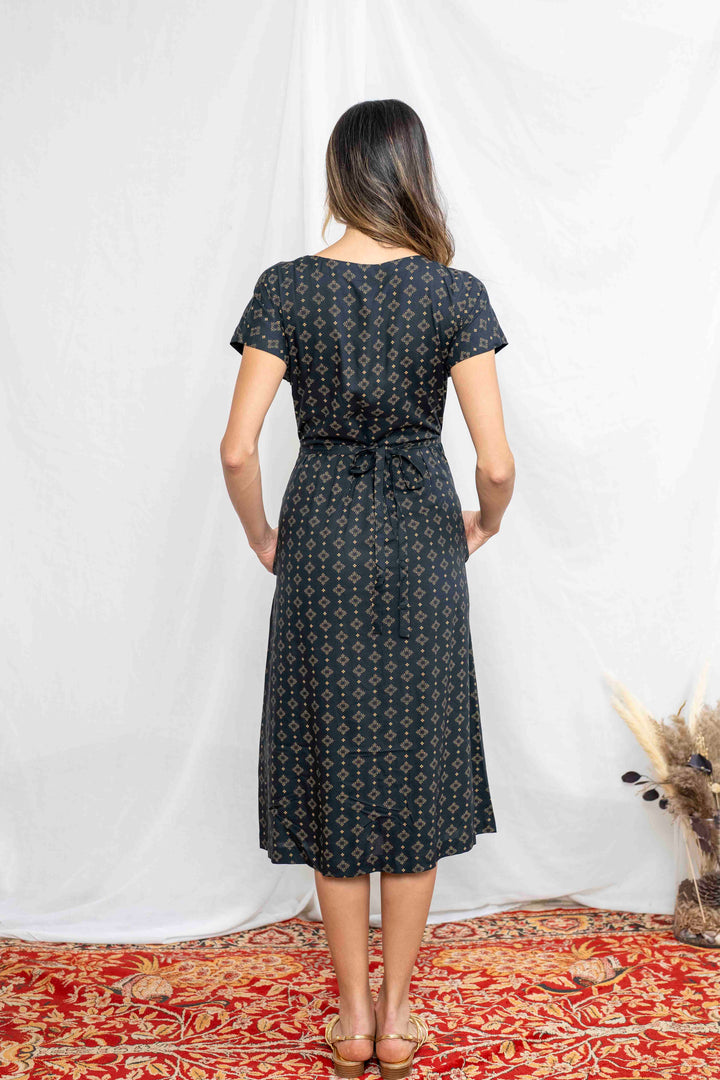 שמלת גיישה גאומטרי זהב Back In Stock