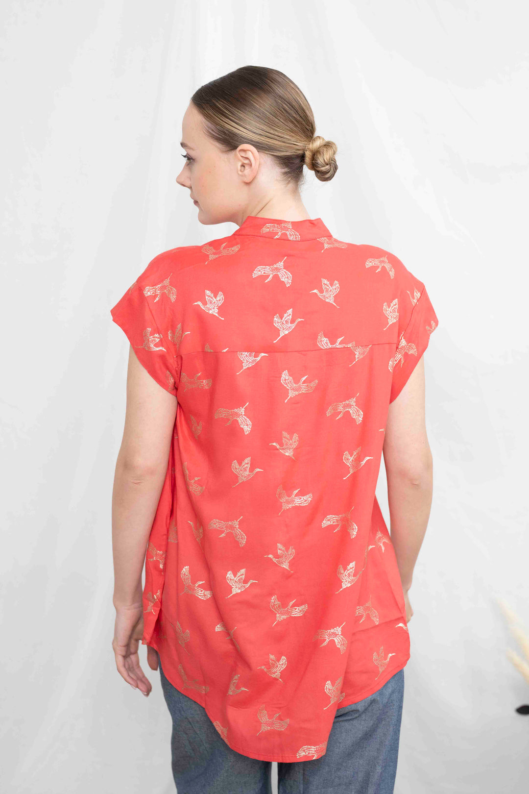 חולצת טוני ציפורים בזהב Back In Stock