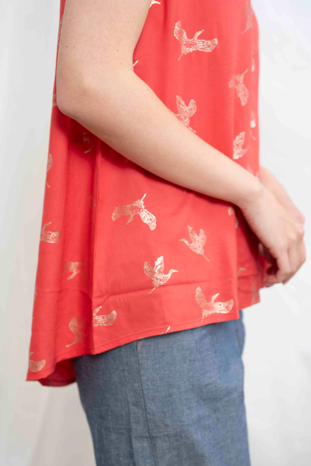 חולצת טוני ציפורים בזהב Back In Stock