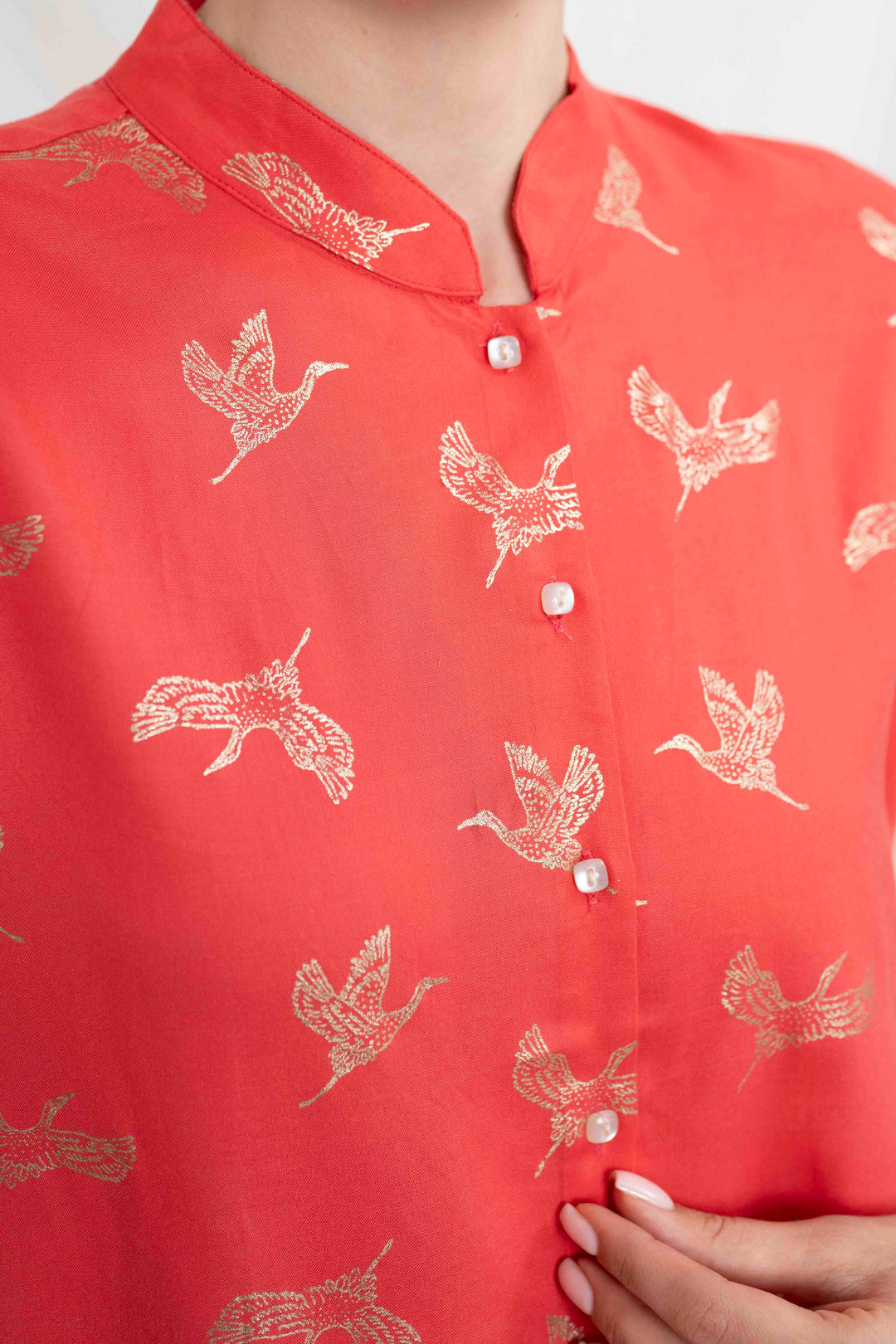 חולצת טוני ציפורים בזהב Back In Stock