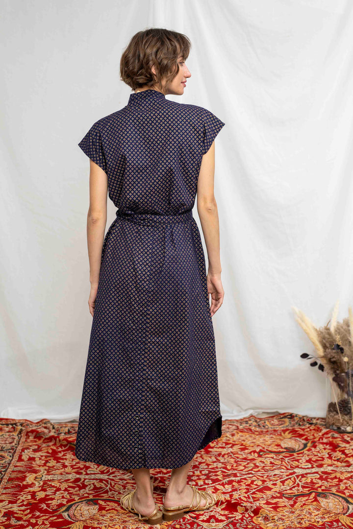 שמלת מקסי אוברסייז ניצוצות בזהב