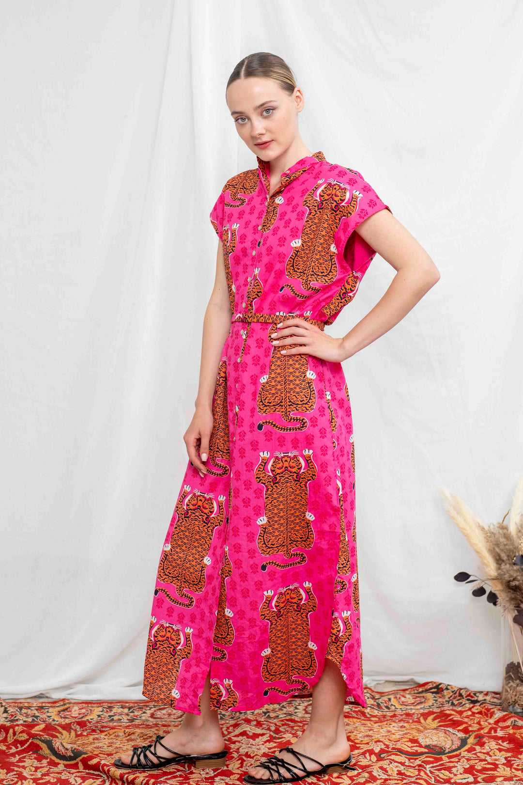 שמלת מקסי אוברסייז נמרים מהמזרח