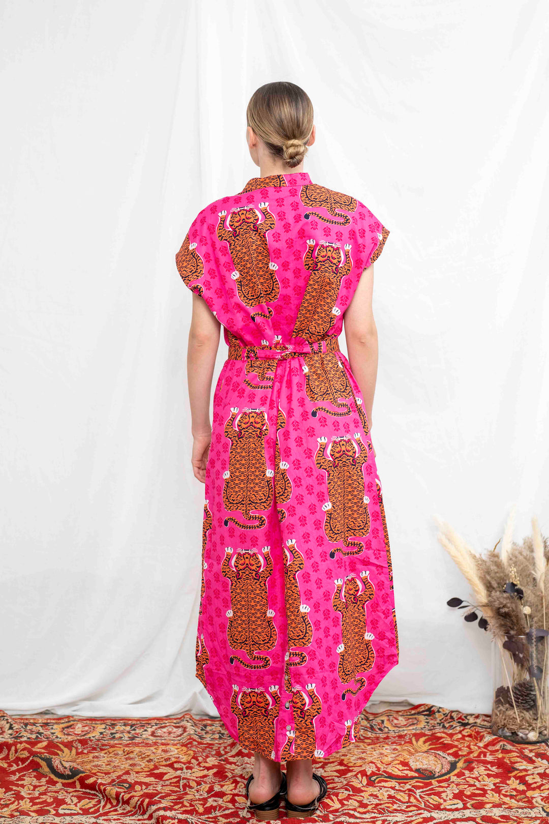 שמלת מקסי אוברסייז נמרים מהמזרח