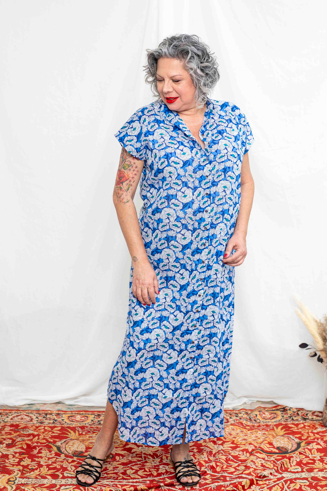 שמלת מקסי אוברסייז פרחי תכלת