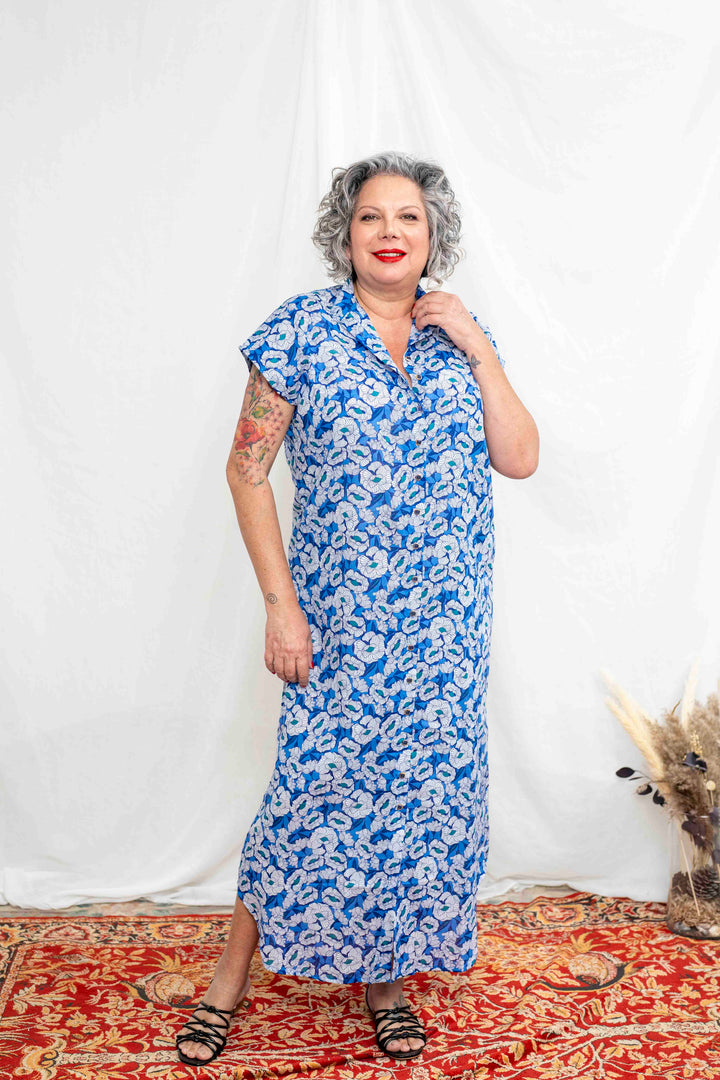 שמלת מקסי אוברסייז פרחי תכלת