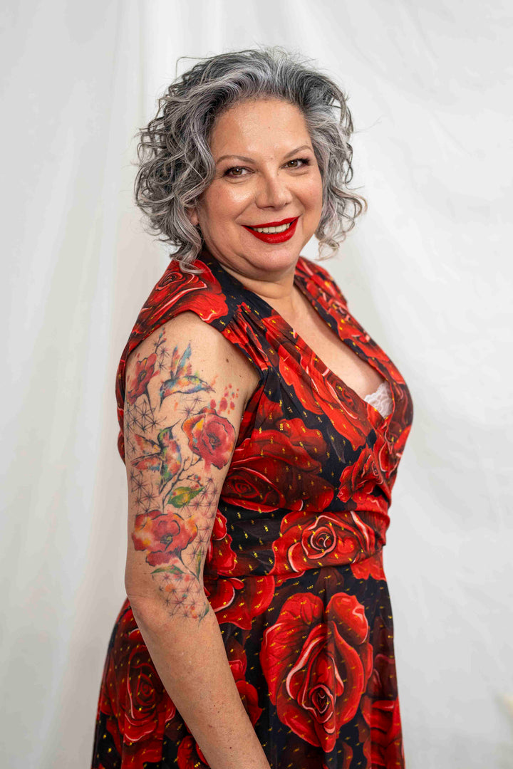 שמלת פיפטיז שושנים לוהטות