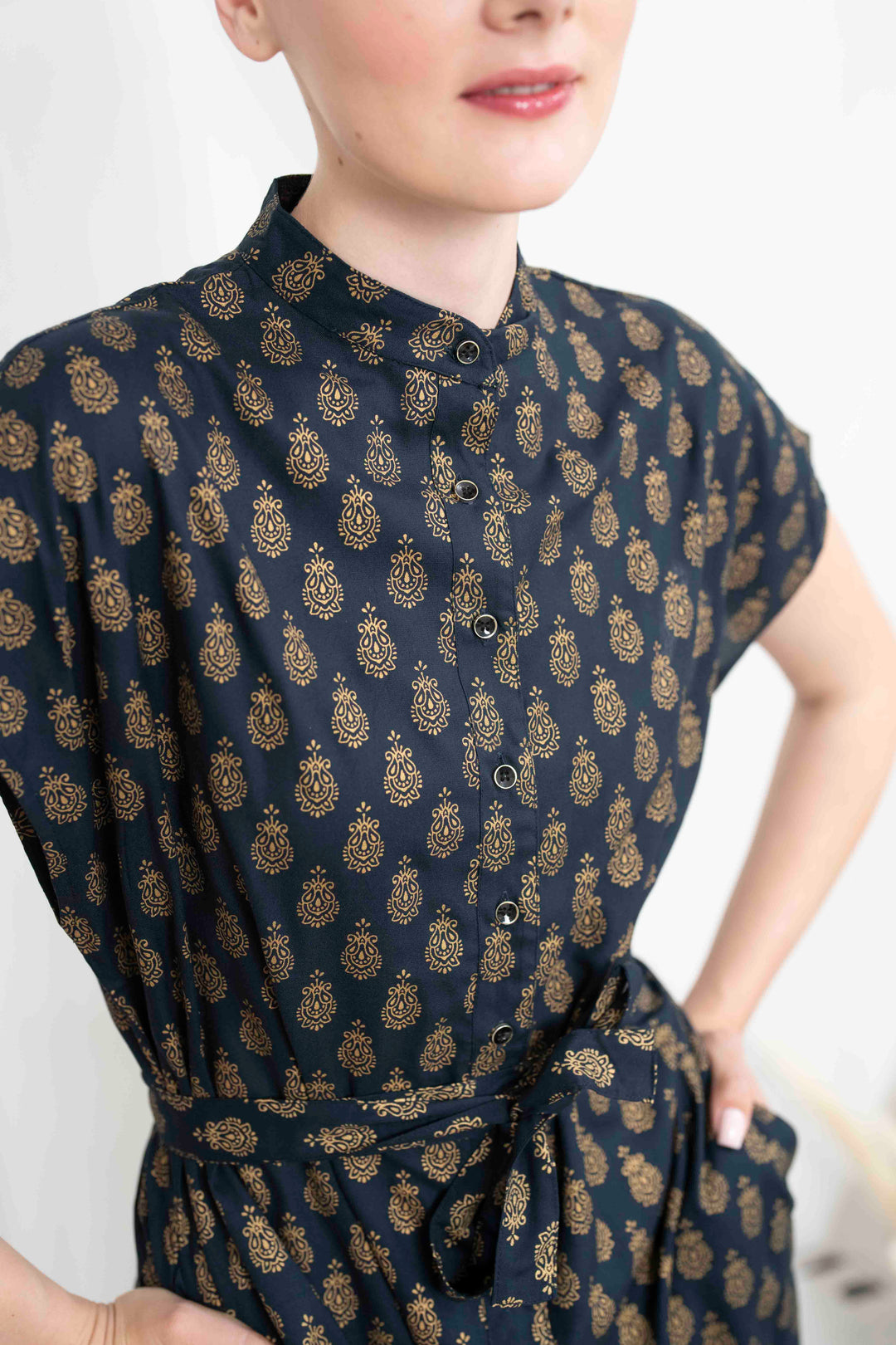 שמלת מידי אוברסייז מדליוני זהב