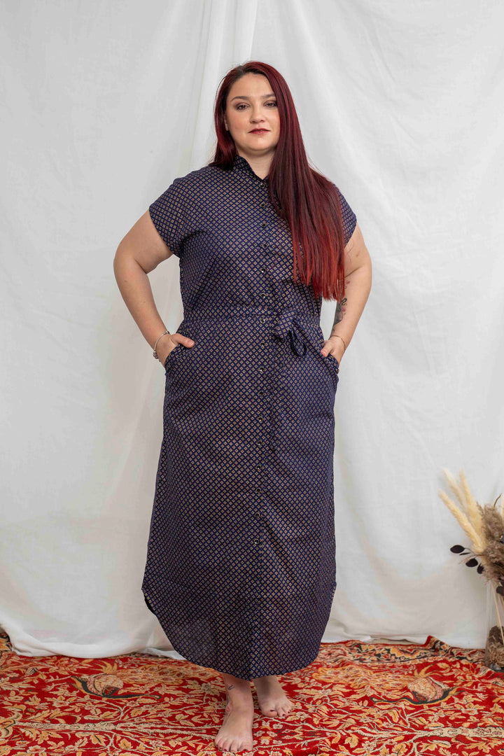 שמלת מקסי אוברסייז ניצוצות בזהב