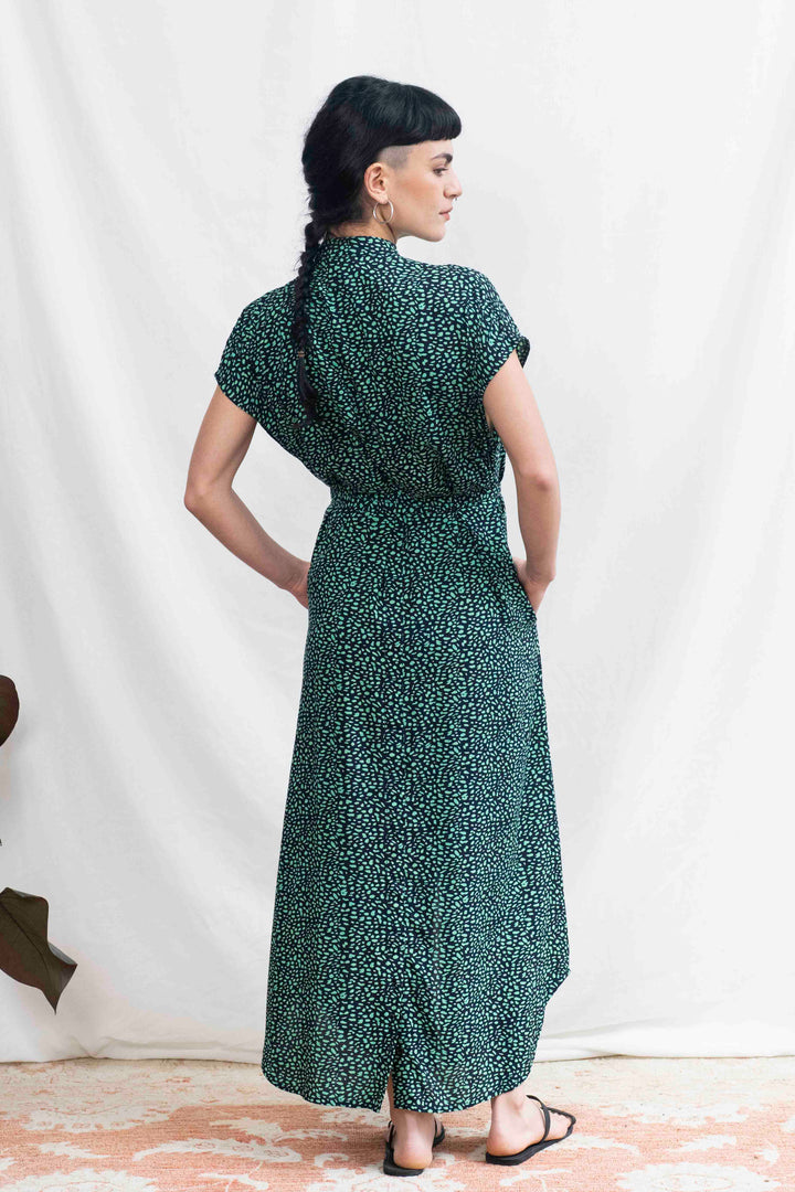 שמלת מקסי אוברסייז מנומר ירוק