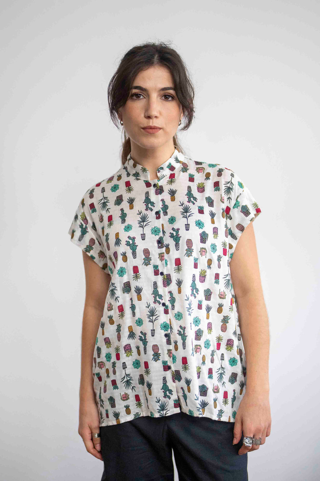 חולצת טוני סוקולנטים