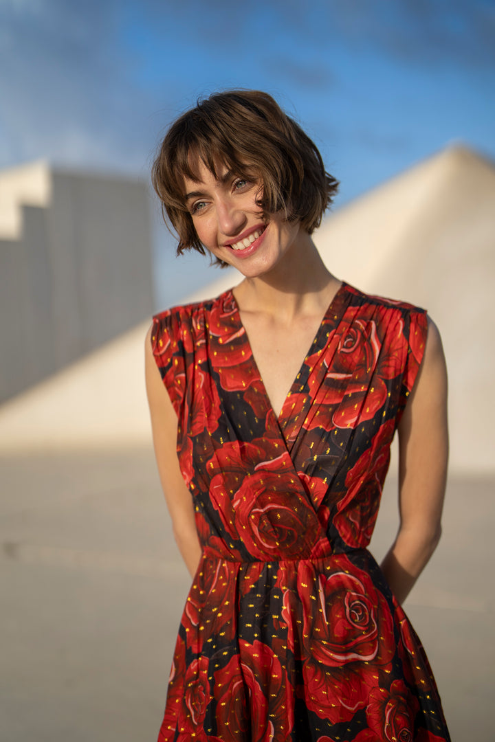 שמלת פיפטיז שושנים לוהטות