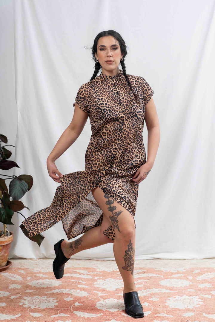 שמלת מקסי אוברסייז לביאה אמיתית