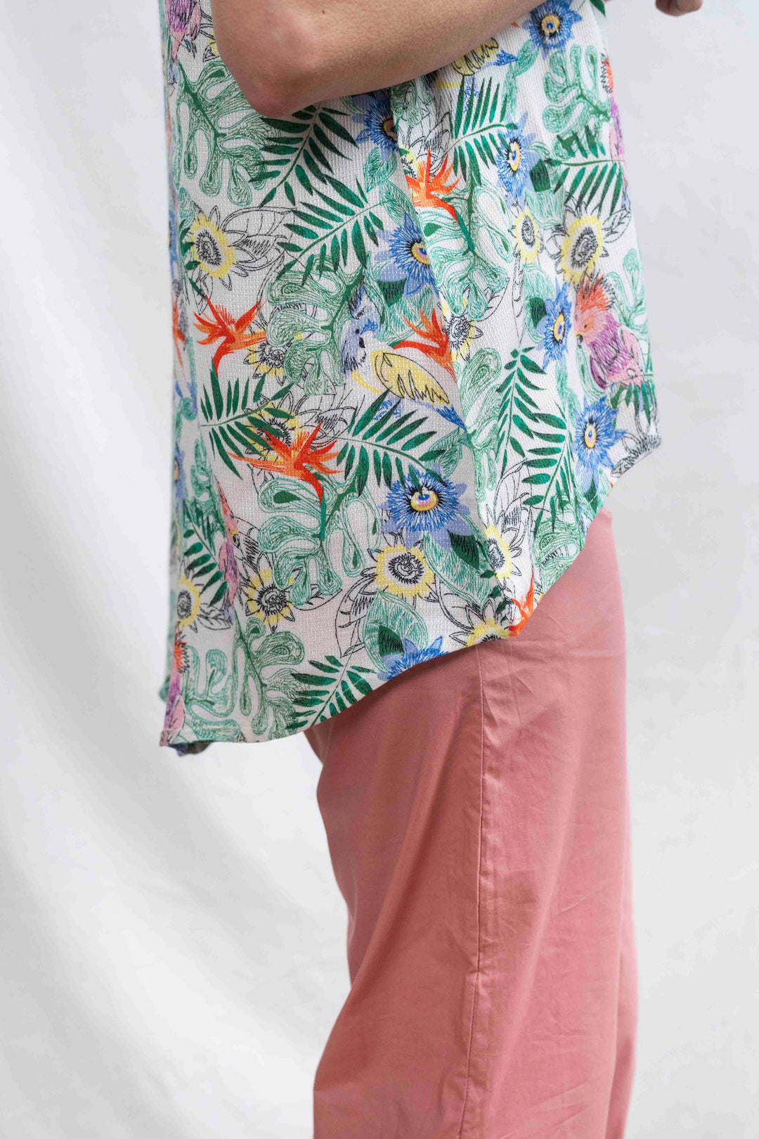 חולצת טוני אי טרופי