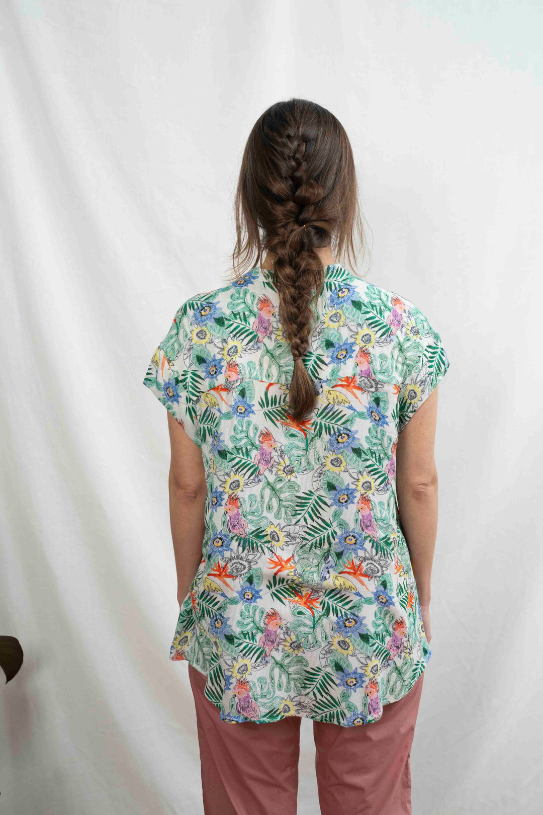 חולצת טוני אי טרופי