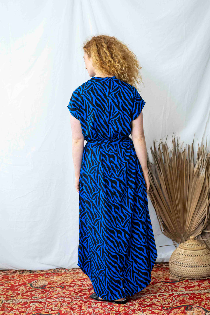 שמלת מקסי אוברסייז בלו זברה