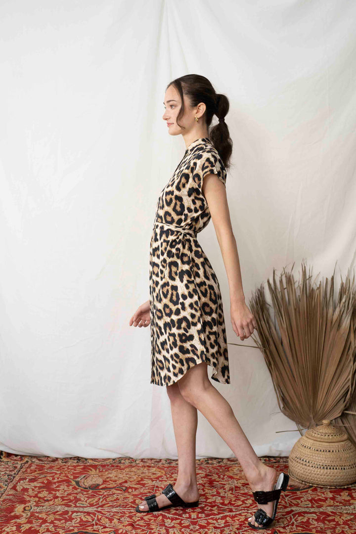 שמלת מידי אוברסייז לביאה