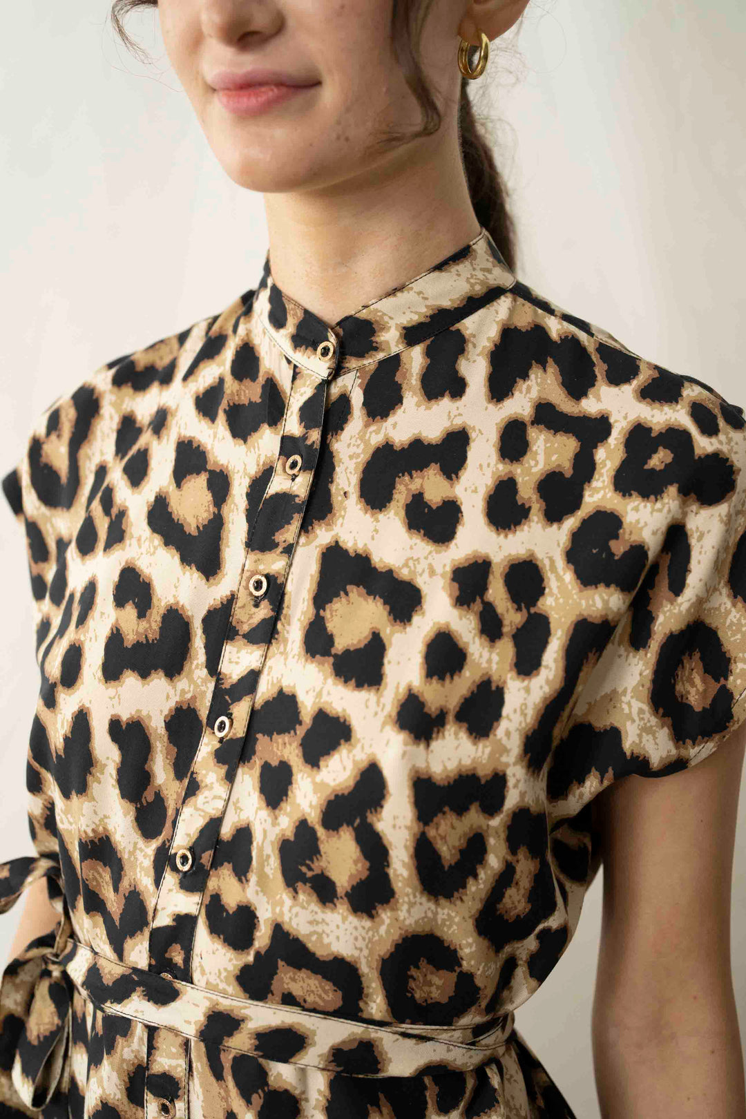 שמלת מידי אוברסייז לביאה