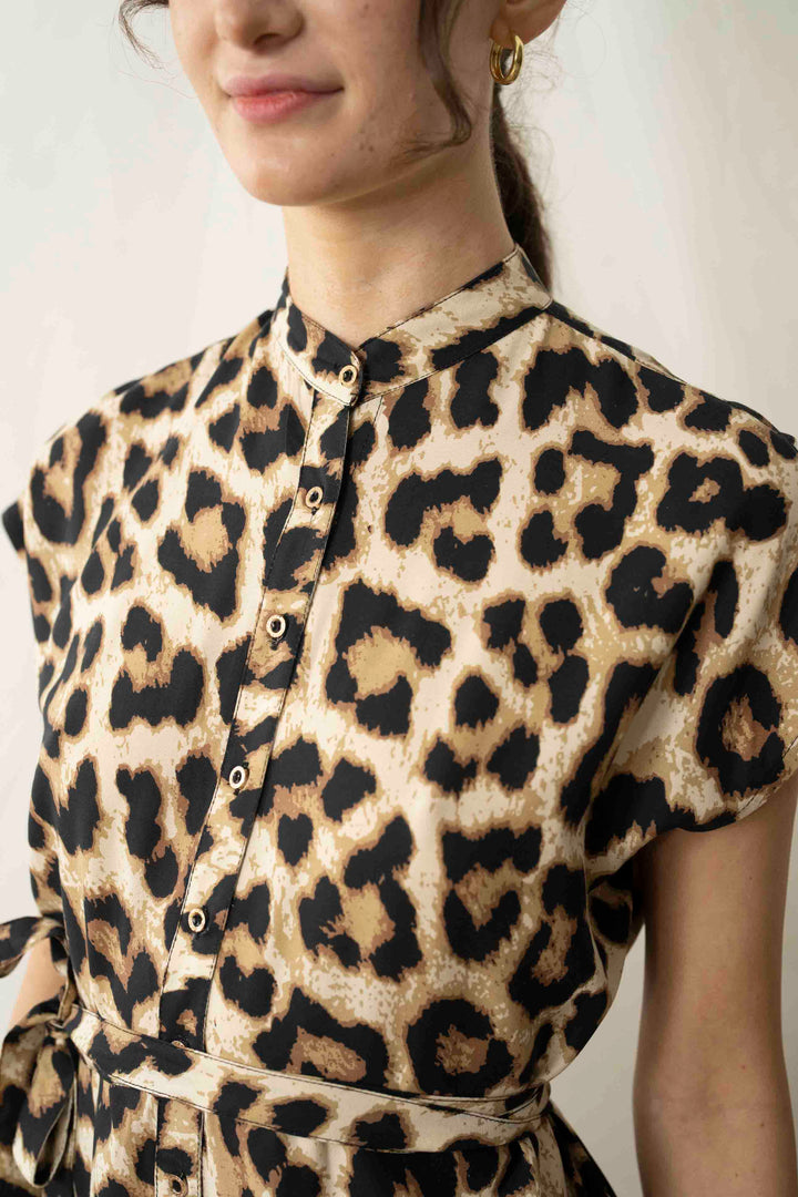 שמלת מידי אוברסייז לביאה