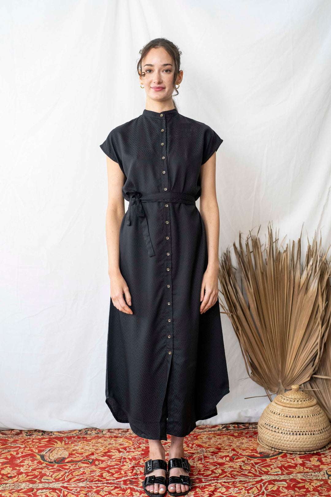 שמלת מקסי אוברסייז מעויינים שחור