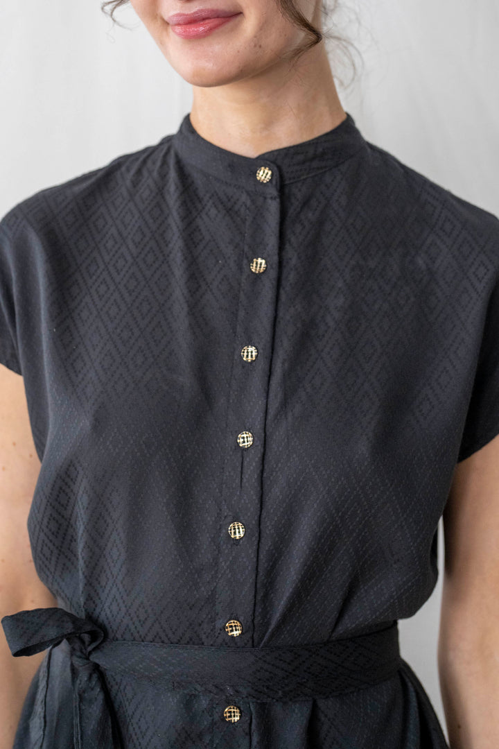 שמלת מקסי אוברסייז מעויינים שחור