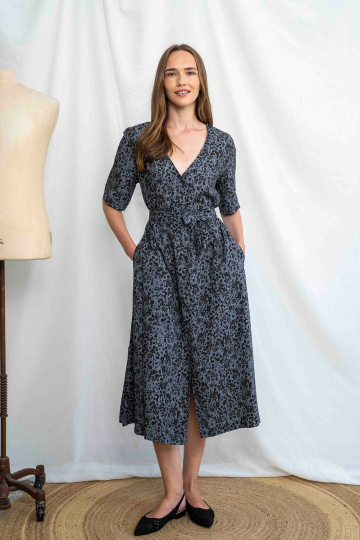 שמלת מיכאלה מנומר מונוכרומטי