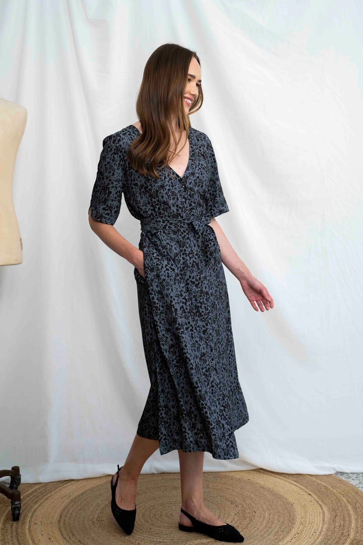 שמלת מיכאלה מנומר מונוכרומטי