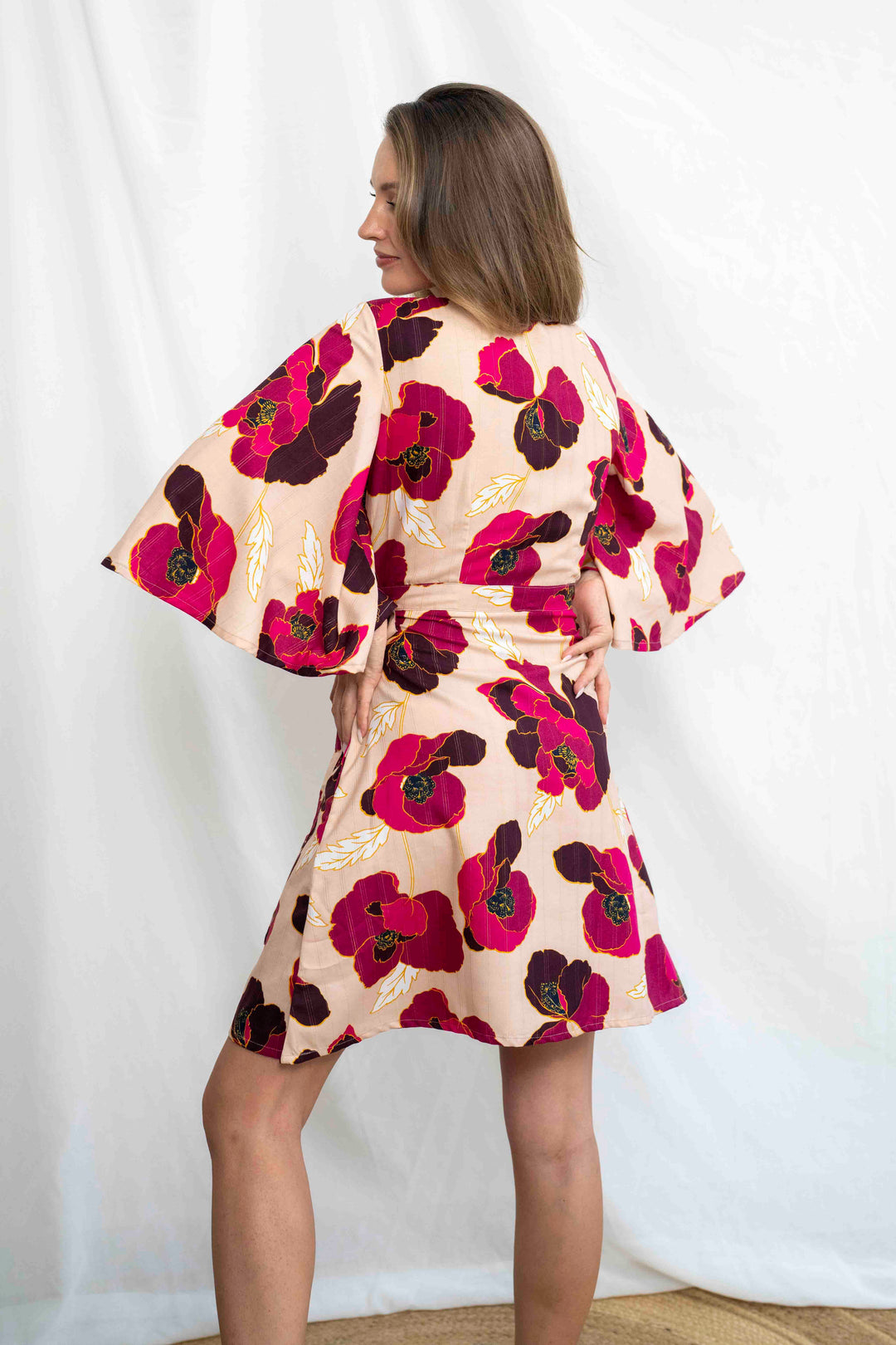 שמלת קימונו מיני הכי רומנטית Back In Stock