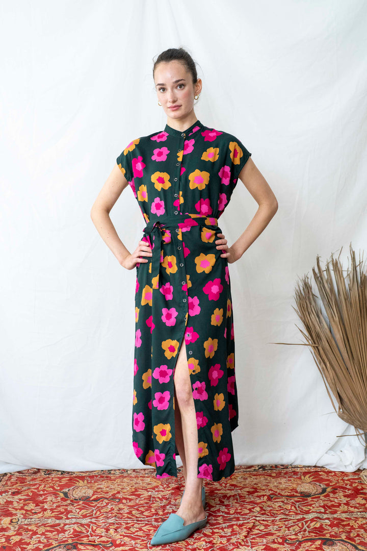 שמלת מקסי אוברסייז מלאת נוכחות