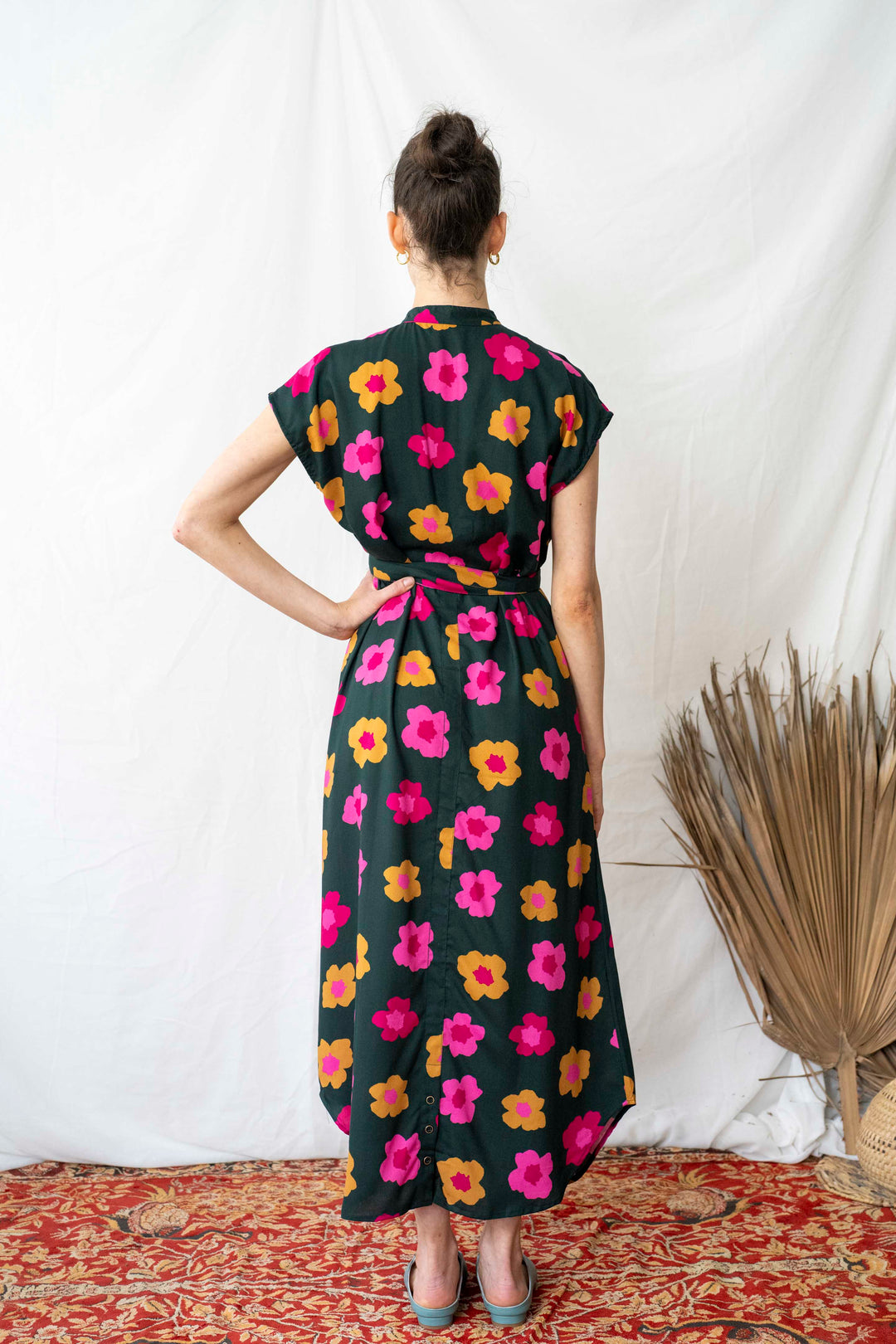 שמלת מקסי אוברסייז מלאת נוכחות