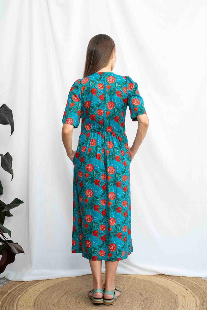 שמלת יולי שרוול רימון מוסיף המון