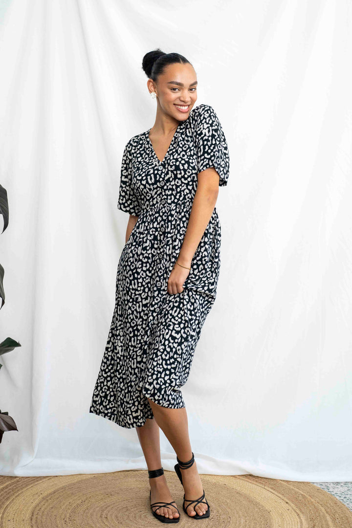 שמלת יולי שרוול מנומר שחור לבן