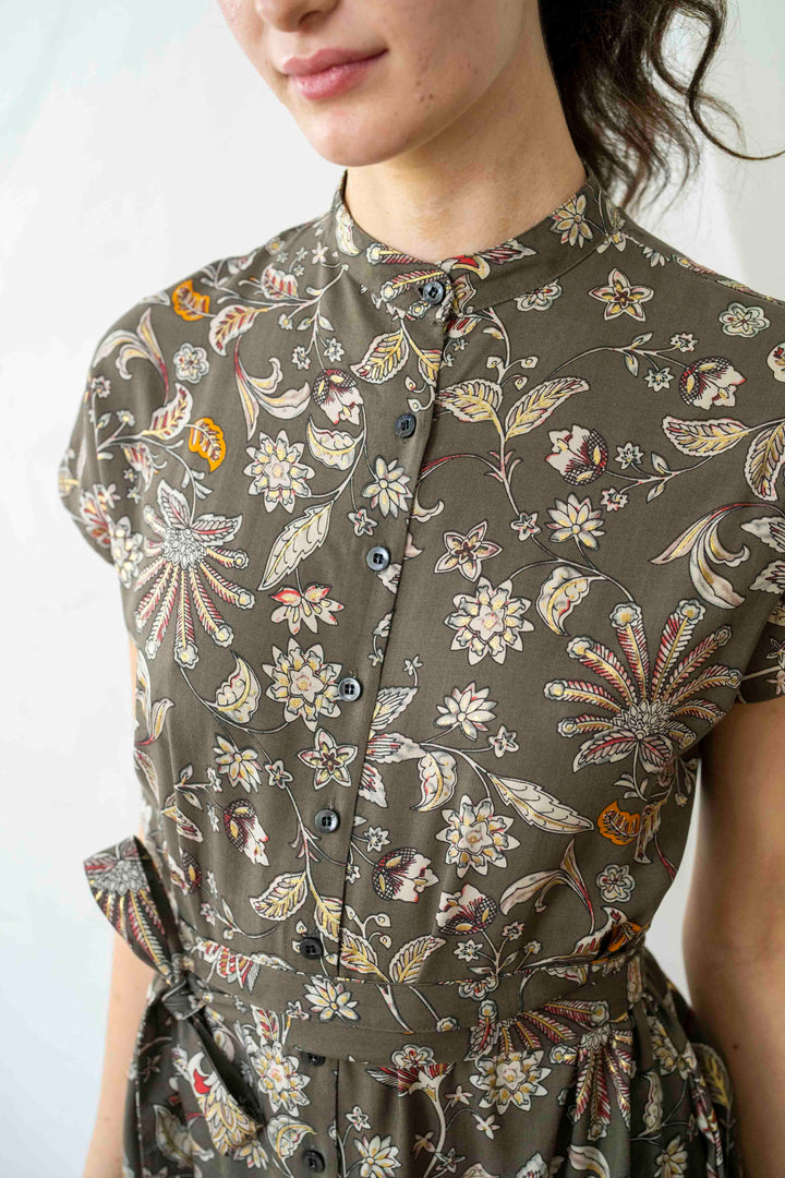 שמלת מקסי אוברסייז פריזאית עם שיק אירופאי