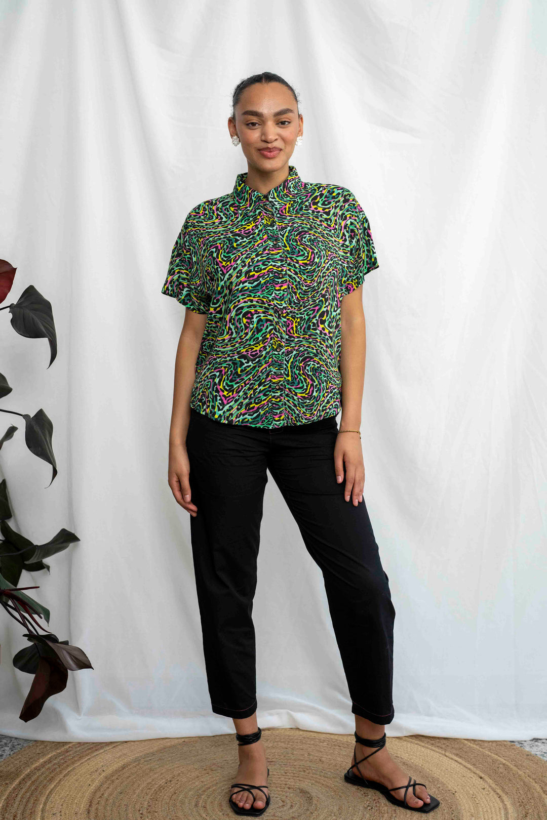 חולצת רון מנומר צבעוני Back In Stock