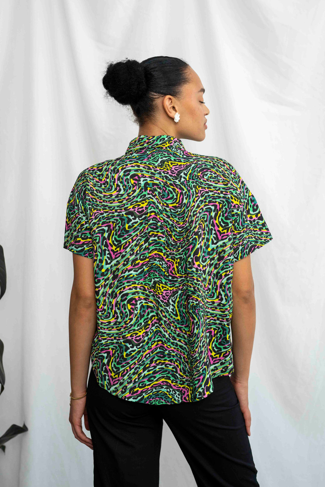 חולצת רון מנומר צבעוני Back In Stock