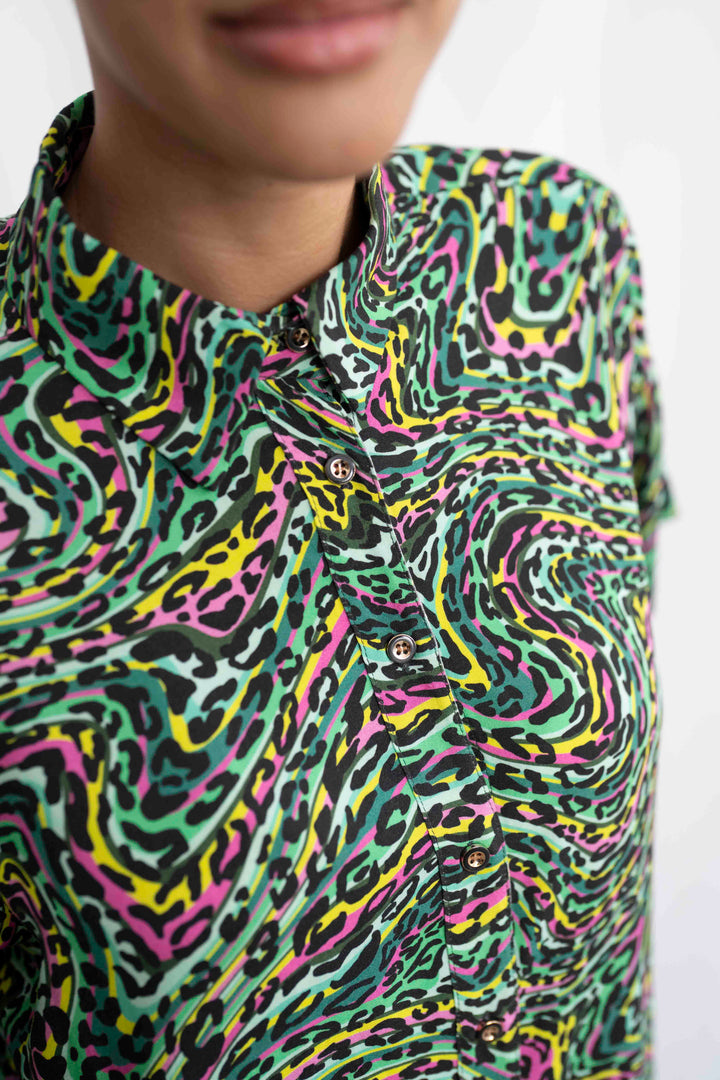 חולצת רון מנומר צבעוני Back In Stock