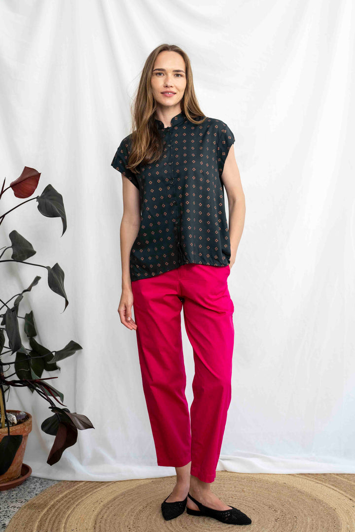 חולצת טוני זהב גאומטרי