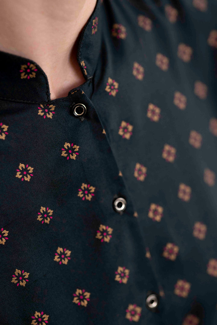 חולצת טוני זהב גאומטרי