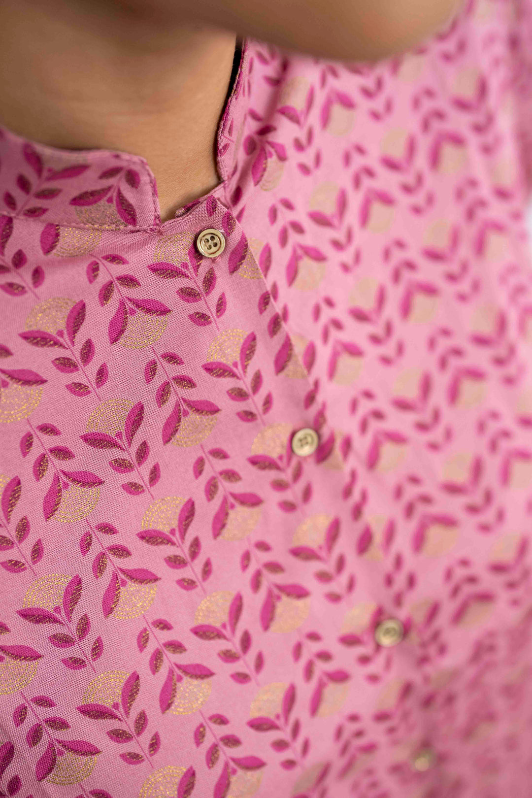 חולצת טוני עדינה במקסימום