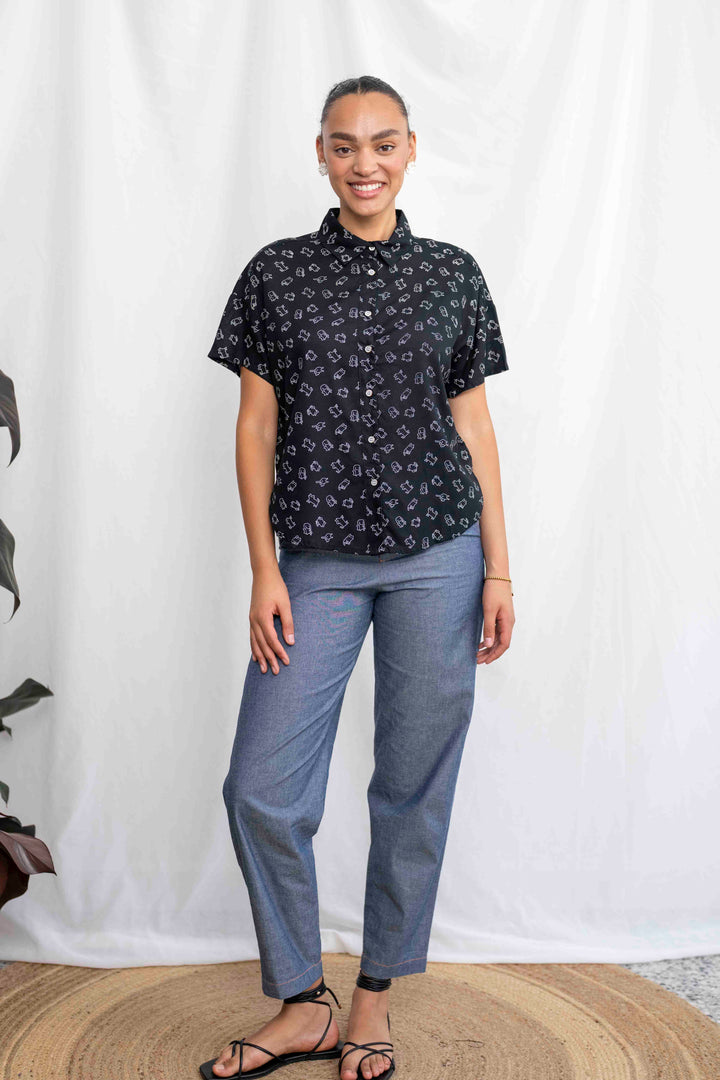 חולצת רון חתול שחור חתול לבן