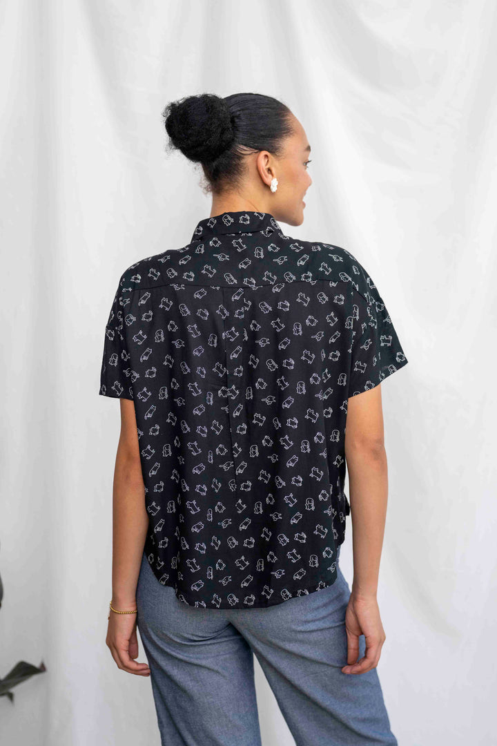 חולצת רון חתול שחור חתול לבן